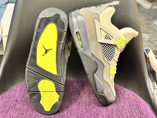 Jordan 4 Retro SE 95 Neon - Image 2